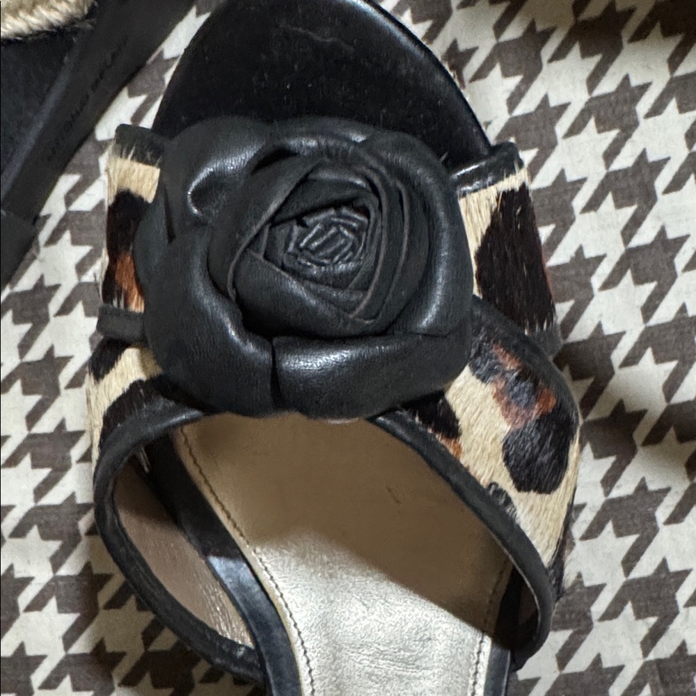 ANTONIO MELANI Black and Tan Espadrille Wedges - Picture 4 of 6